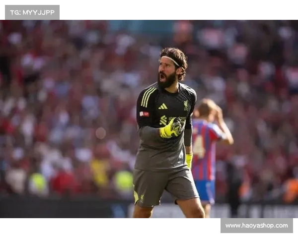 英超联赛：利物浦阿利松扑出点球